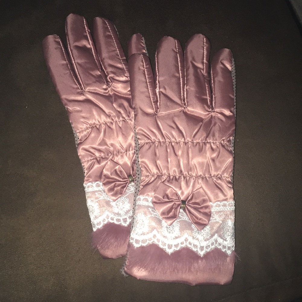 NEW /Woman’s Fancy gloves